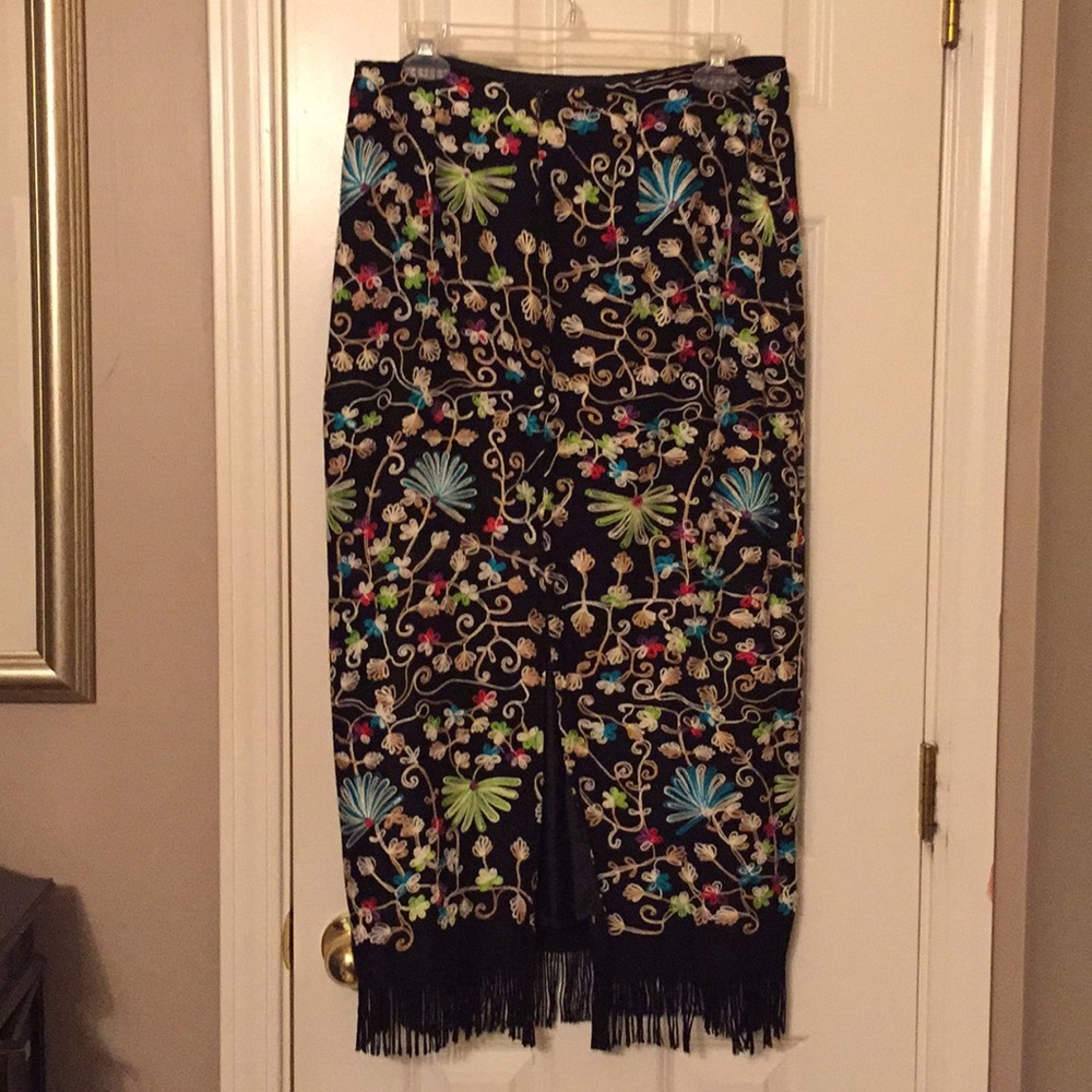 Skirt - Picture 2 of 2